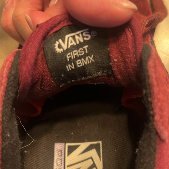 Vans - Picture 3 of 5